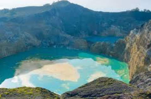 Taman Nasional Kelimutu: Keajaiban Alam di Nusa Tenggara Timur