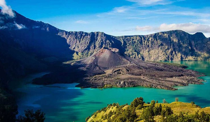 Wisata Menarik ke Gunung Rinjani: Keindahan Alam dan Petualangan Tak Terlupakan