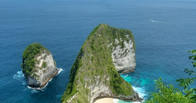 Nusa Penida: Surga Tersembunyi di Bali