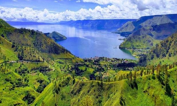 Menjelajahi Keindahan dan Wisata Menarik di Danau Toba: Panduan Lengkap untuk Liburan Tak Terlupakan